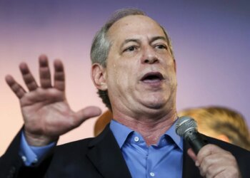 Ciro Gomes descarta presidência e vai concorrer ao governo do Ceará