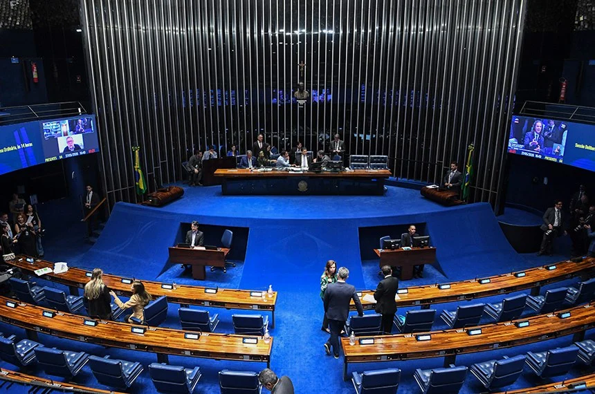 Senado aprova projeto que cria política para estudantes superdotados
