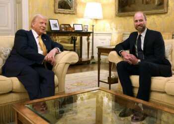Biógrafo real expõe opinião de Trump sobre crise entre William e Harry