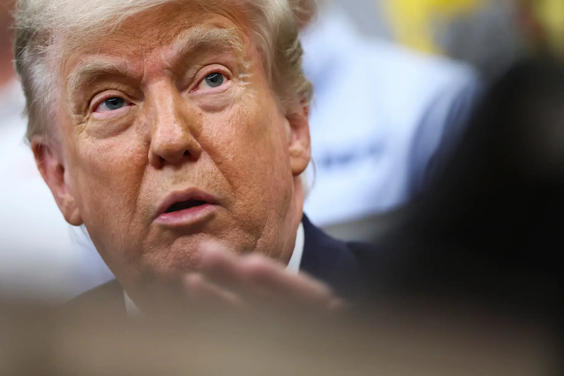 Trump assina proclamação que altera tarifas sobre importação de aço, alumínio e cobre