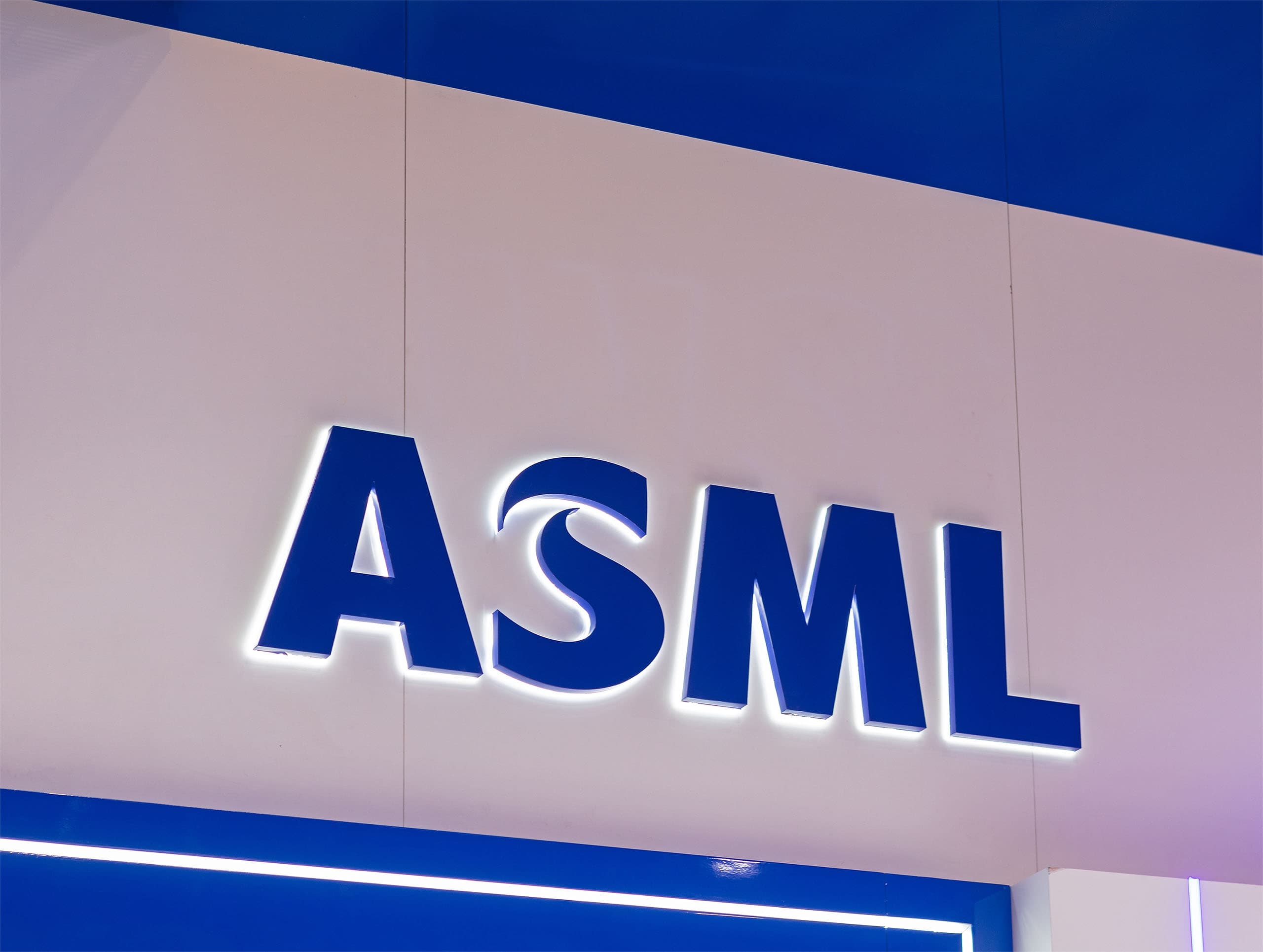 ASML nega envio de máquinas EUV para a China após alerta dos EUA