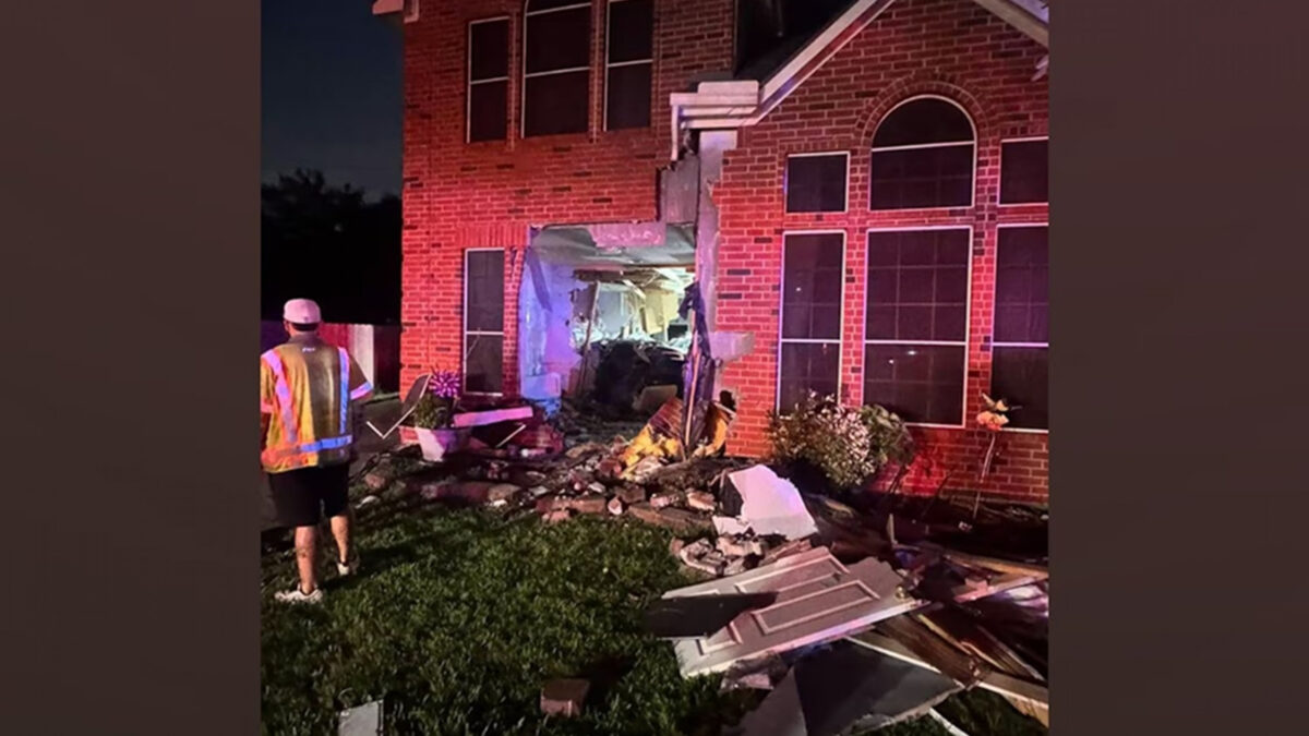 Acidente com Tesla em Katy, Texas, deixa mulher morta; Autopilot em investigação