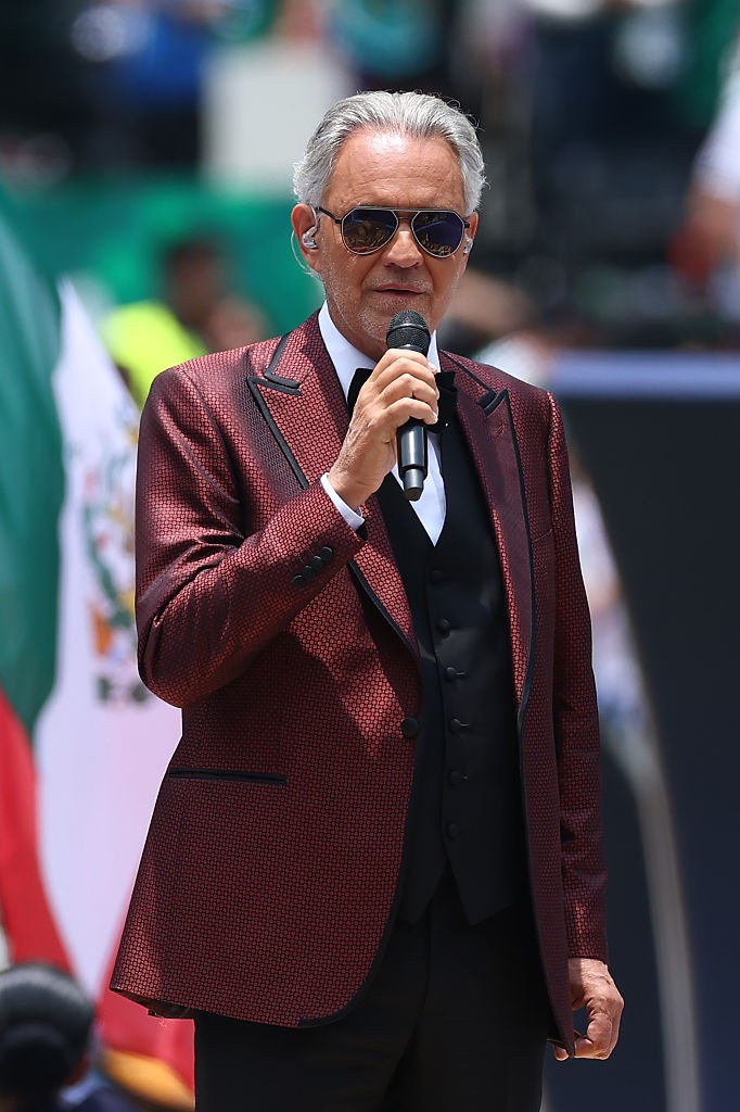 Acidente no futebol transformou a vida de Andrea Bocelli e sua visão artística.