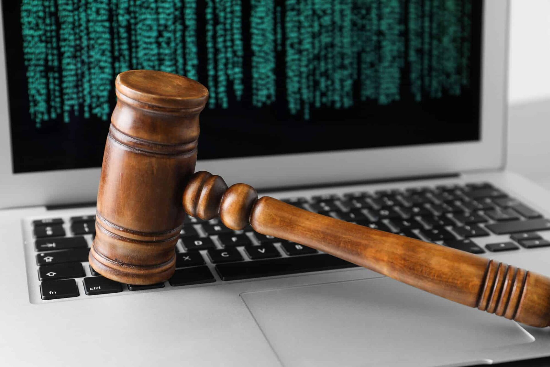 Advogada utiliza IA e vence caso inédito em tribunal inglês sobre dívida de £ 7.000