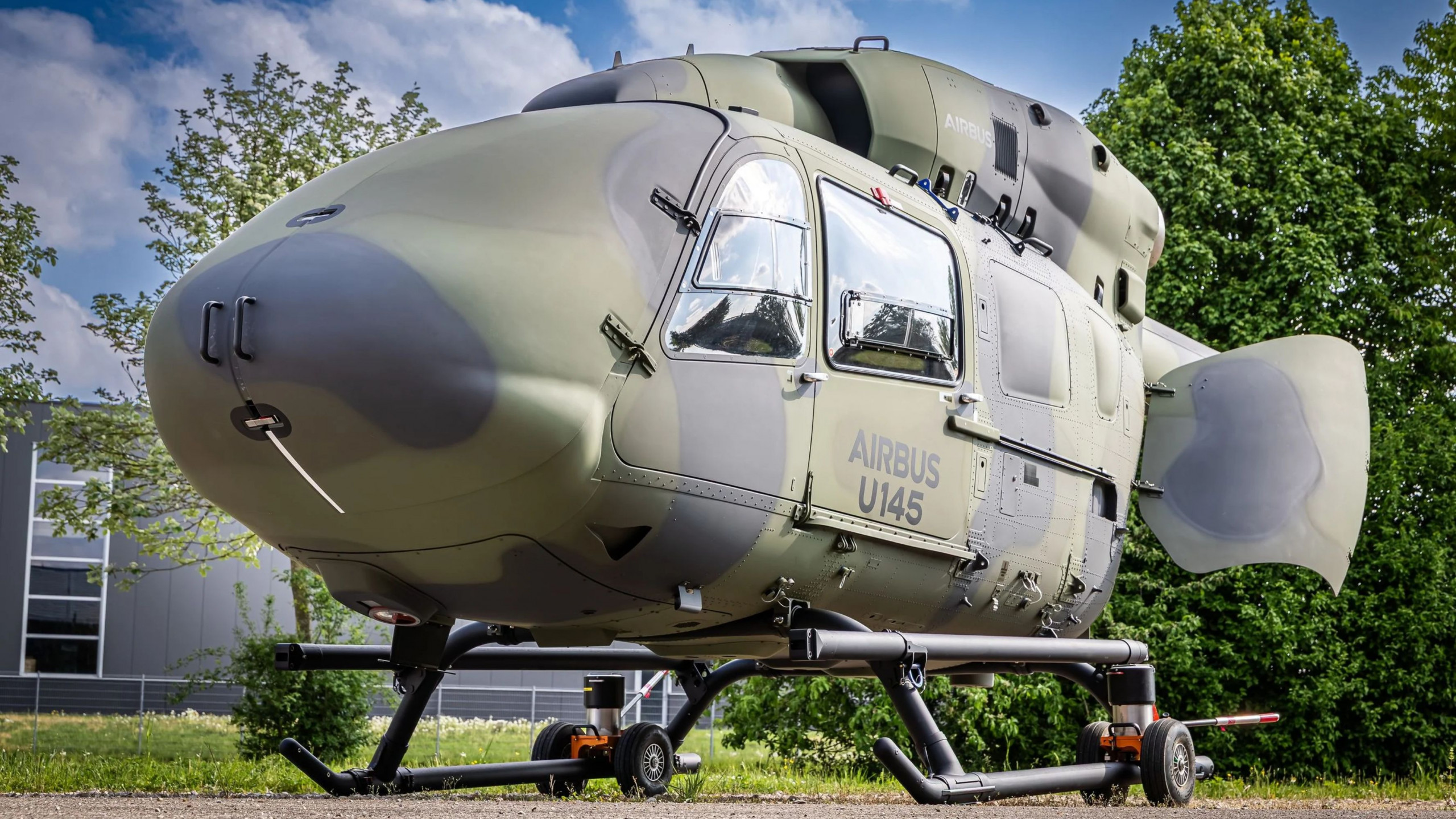 Airbus apresenta helicóptero U145 que voa sem piloto e promete inovação no setor aéreo