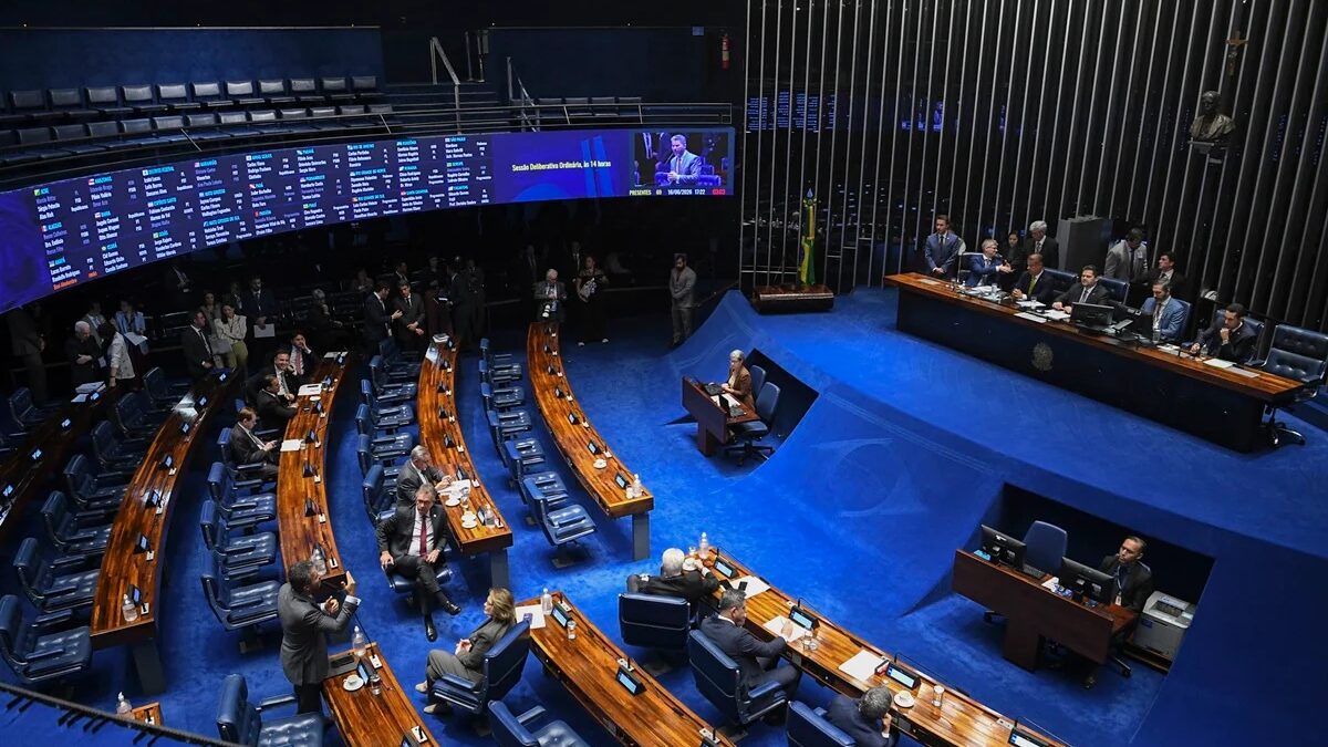 Alcolumbre coloca PEC que pode gerar impacto de R$ 27 bilhões em votação no Senado