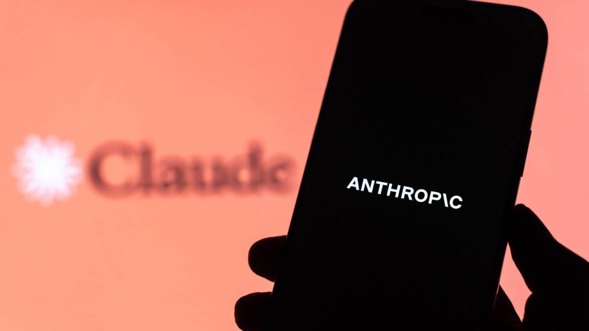 Anthropic exige documentos e selfies de usuários do chatbot Claude em nova política