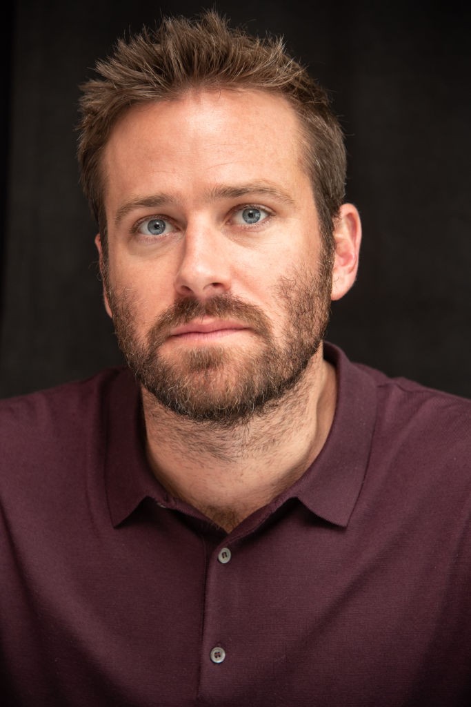 Armie Hammer admite erros e reflete sobre escândalos após anos longe de Hollywood