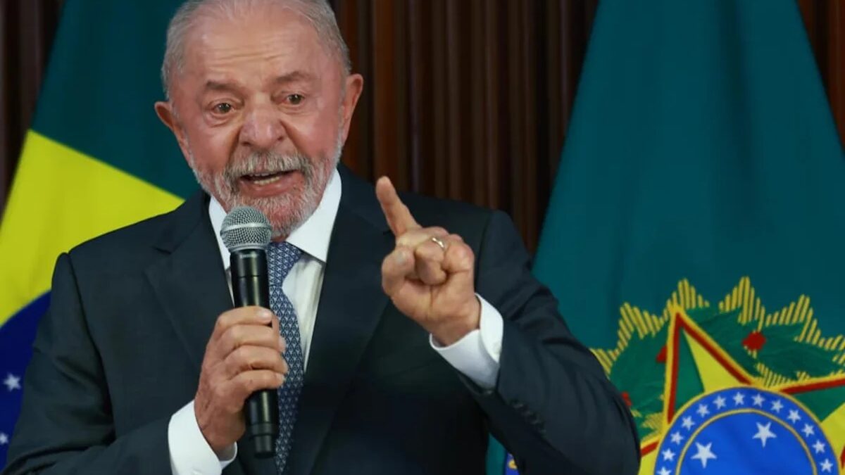 Avaliação negativa do governo Lula se mantém em 38%, aponta Datafolha