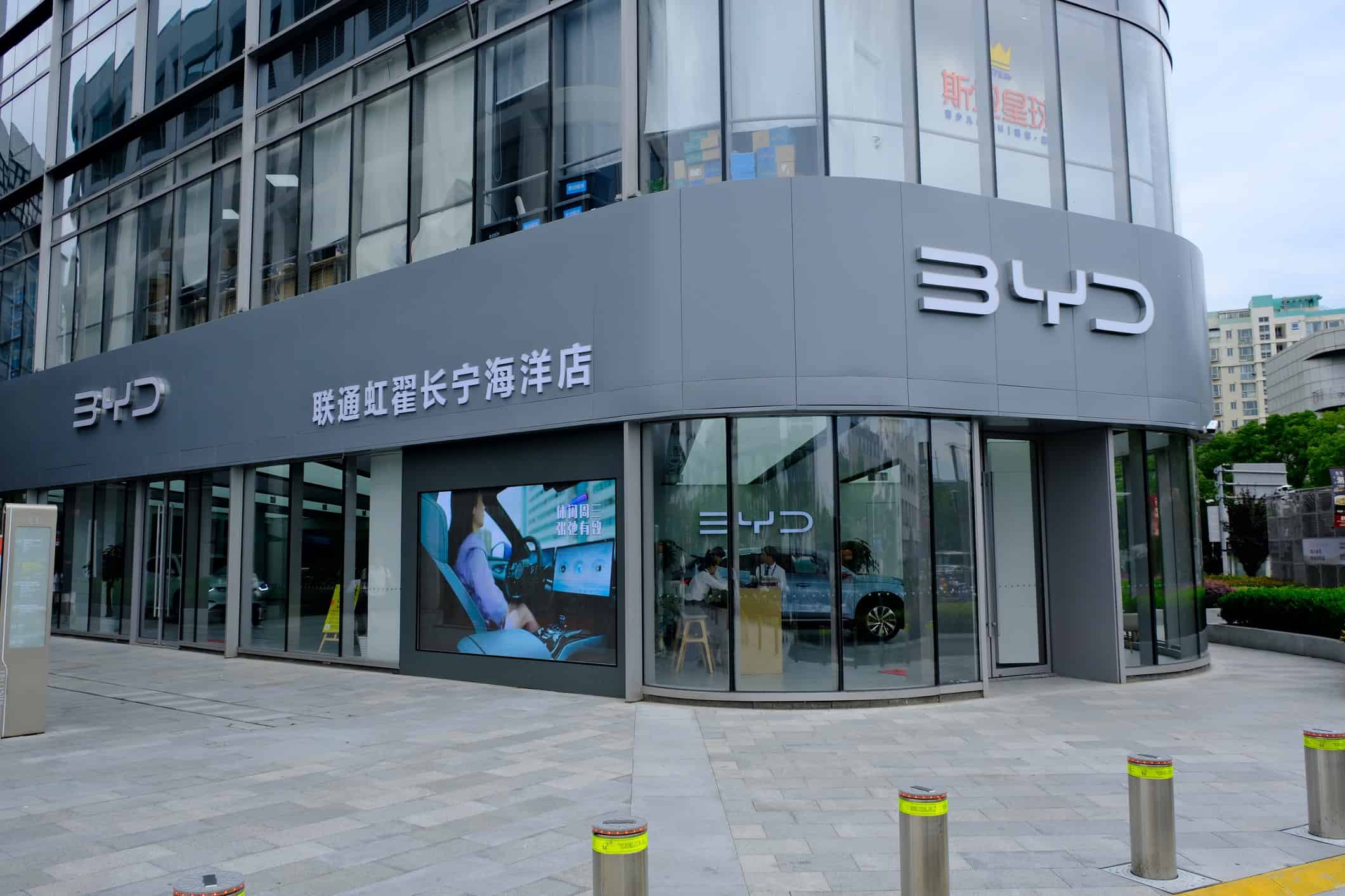 BYD amplia produção de baterias no Brasil e investe R$ 510 milhões em energia