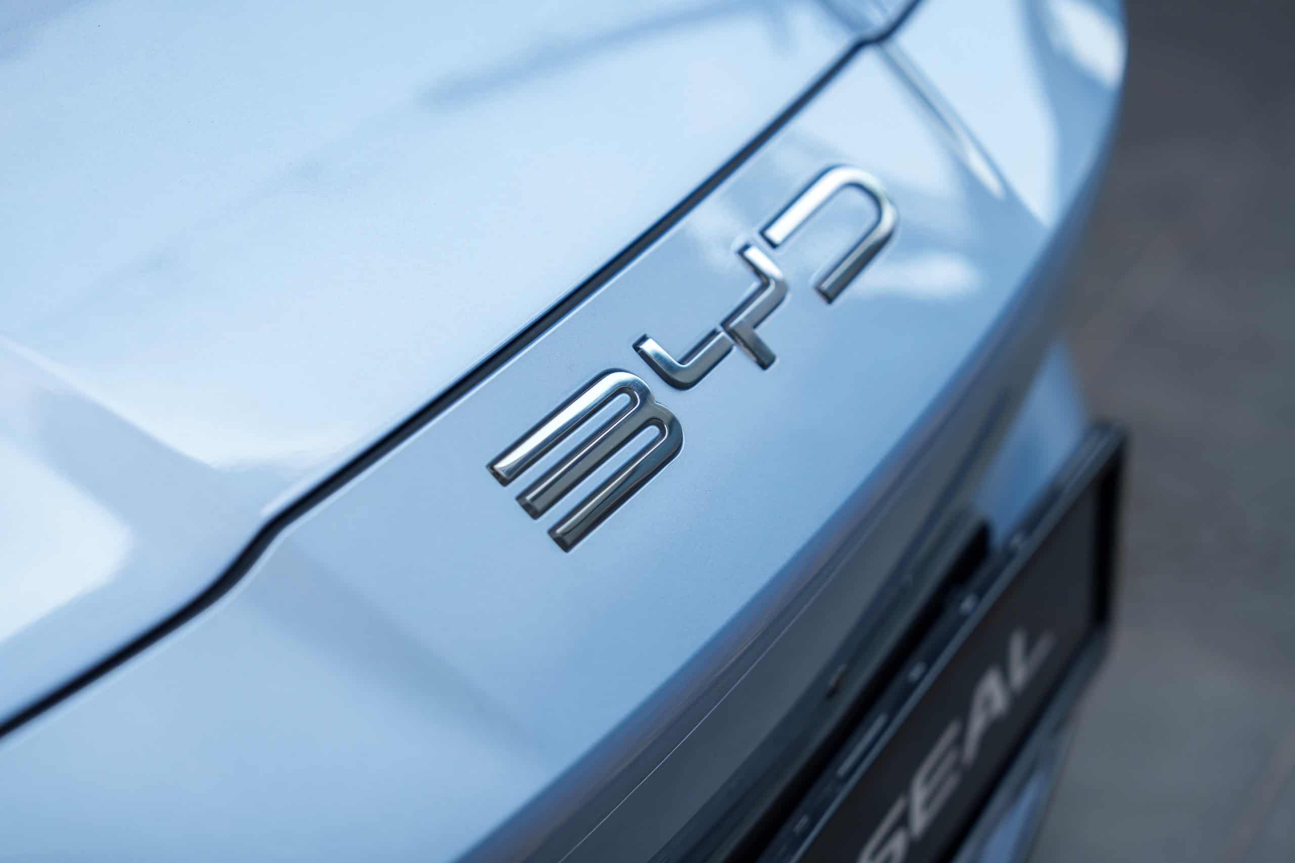 BYD planeja instalar 3 mil carregadores rápidos na Europa até 2027