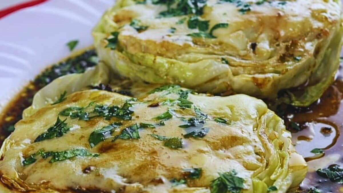 Bife de repolho: receita rápida e suculenta para surpreender na cozinha