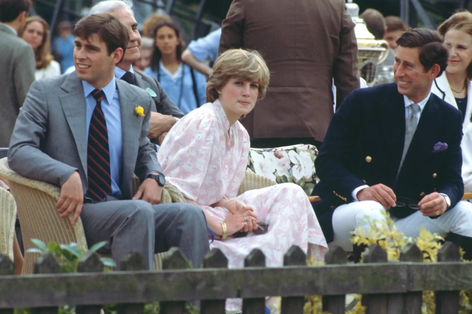 Biografia revela paixão secreta da princesa Diana pelo príncipe Andrew na adolescência