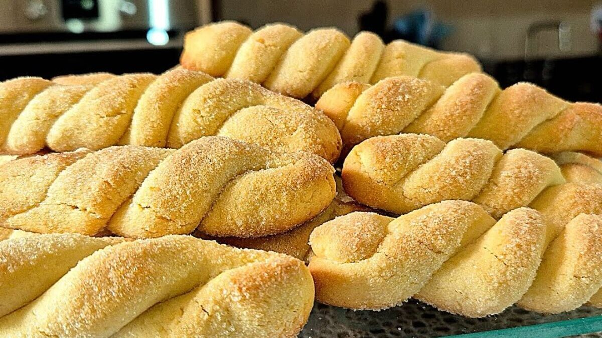 Biscoitinho açucarado derrete na boca e é perfeito para acompanhar o café