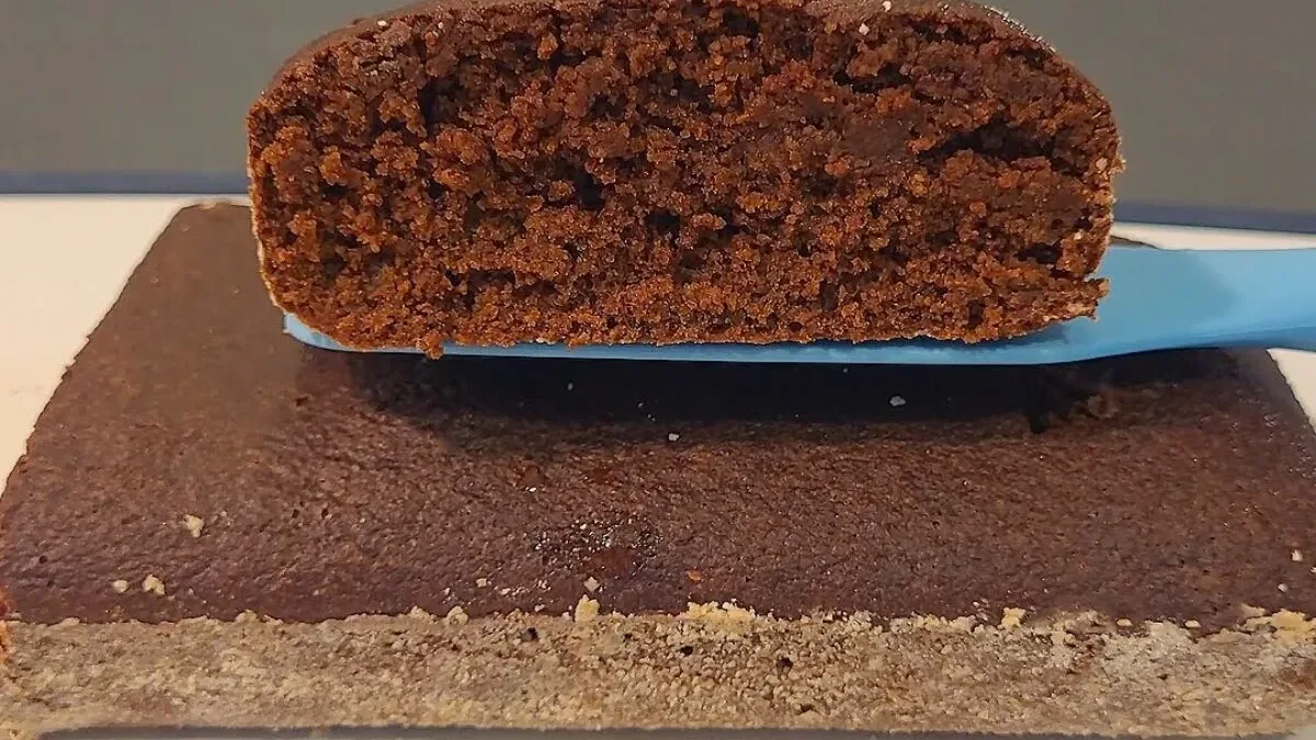 Bolo de chocolate com aveia: receita rápida, cremosa e saudável para você!