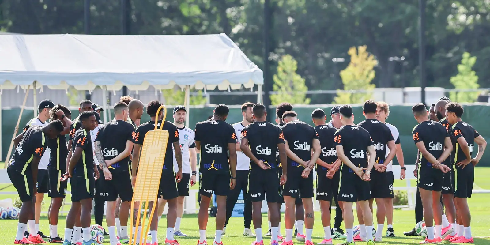 Brasil encerra treinos e se prepara para enfrentar Haiti na Copa do Mundo