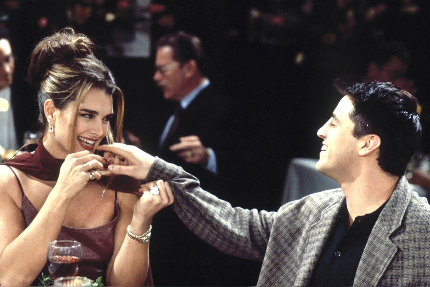 Brooke Shields revela como participação em "Friends" transformou sua trajetória na TV