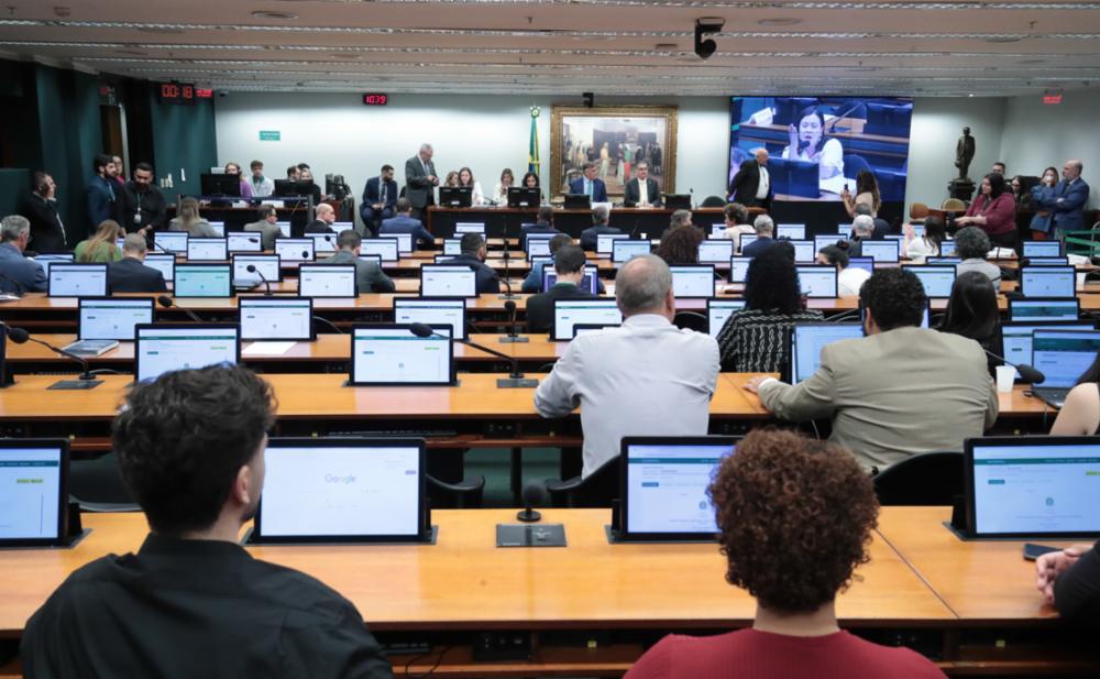 Como votou cada deputado da CCJ sobre a redução da maioridade penal