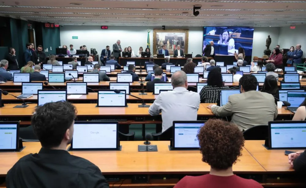 Como votou cada deputado da CCJ sobre a redução da maioridade penal