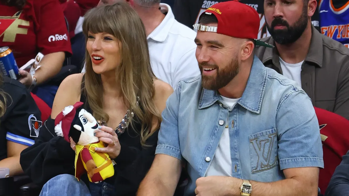 Cadeira de Taylor Swift em jogo de Knicks e Cavaliers é leiloada por R$ 35 mil