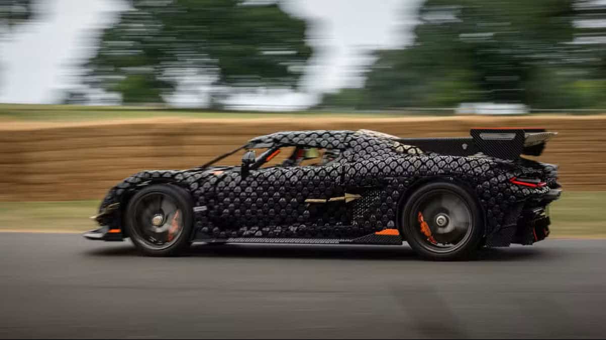 Carro de Lego quebra recorde ao atingir 111 km/h em Goodwood, na Inglaterra