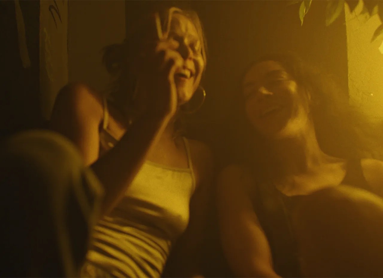 Charli XCX estreia como atriz em 'Eruption' e revela desafios da filmagem