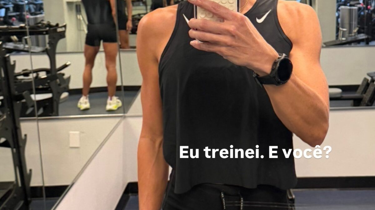 Daniella Cicarelli exibe corpo em selfie pós-treino e provoca: 'E você?'