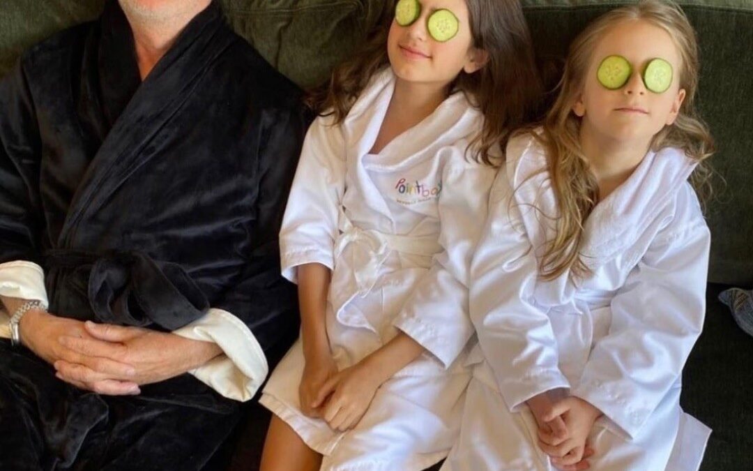 Demi Moore homenageia Bruce Willis com fotos inéditas no Dia dos Pais nos EUA