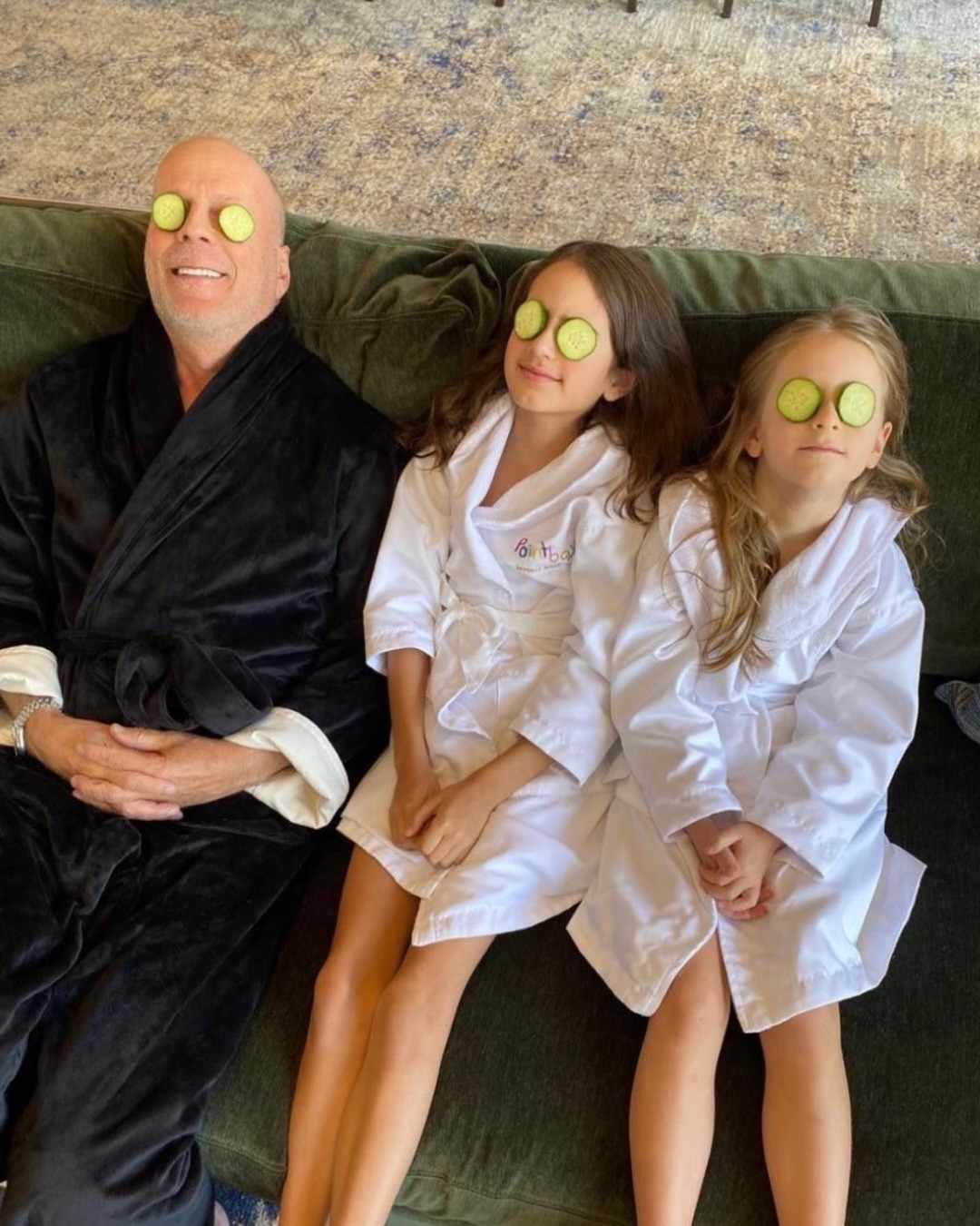 Demi Moore homenageia Bruce Willis com fotos inéditas no Dia dos Pais nos EUA