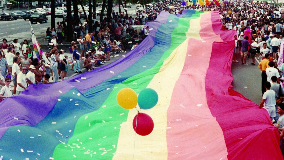 Dia do Orgulho LGBTQIA+: Conheça os marcos da luta por direitos no Brasil