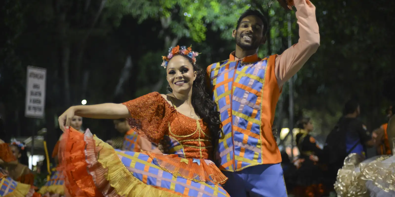 Dia dos Namorados é celebrado com festas juninas em arraiais do Nordeste