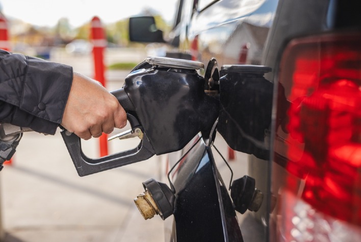 Diesel S-10 tem queda de 0,4% e é vendido a R$ 7,18 com recuo do petróleo