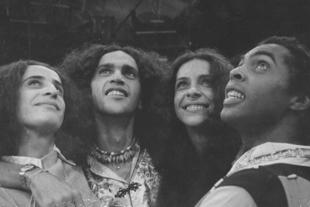 Doces Bárbaros: Livro inédito celebra 50 anos do icônico grupo de Bethânia, Caetano, Gal e Gil