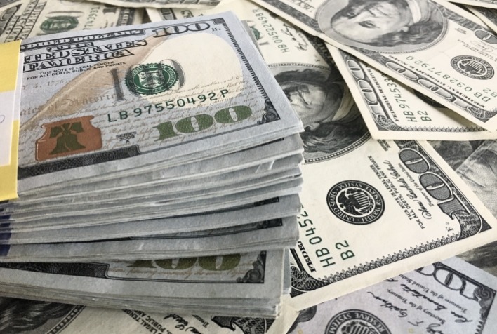 Dólar abre em alta a R$ 5,1779 com atenção à ata do Copom e tensões EUA-Irã