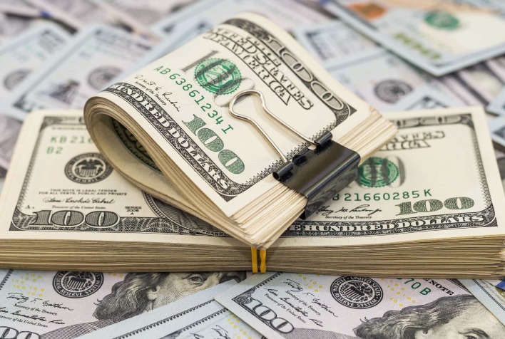 Dólar cai para R$ 5,16 e Ibovespa sobe com alívio nas tensões geopolíticas