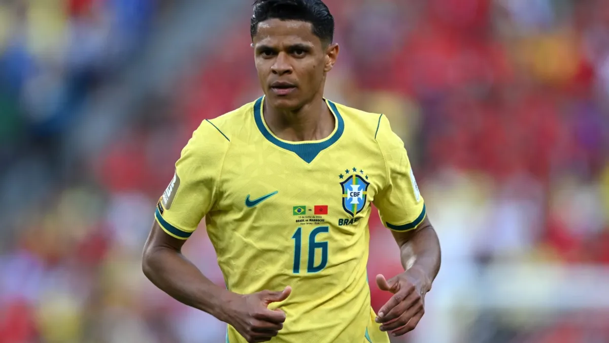 Douglas Santos alerta: "Não existe jogo fácil" na Copa do Mundo contra o Haiti
