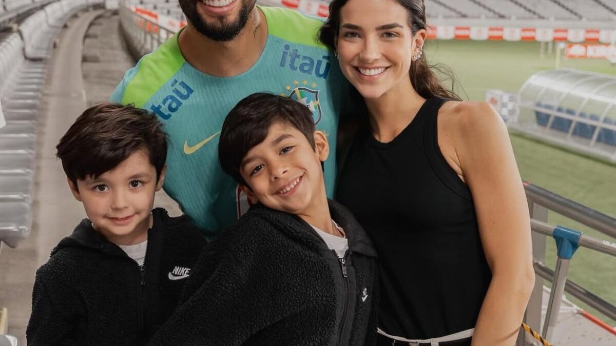 Duda Fournier exibe look em homenagem a Lucas Paquetá durante jogo do Brasil
