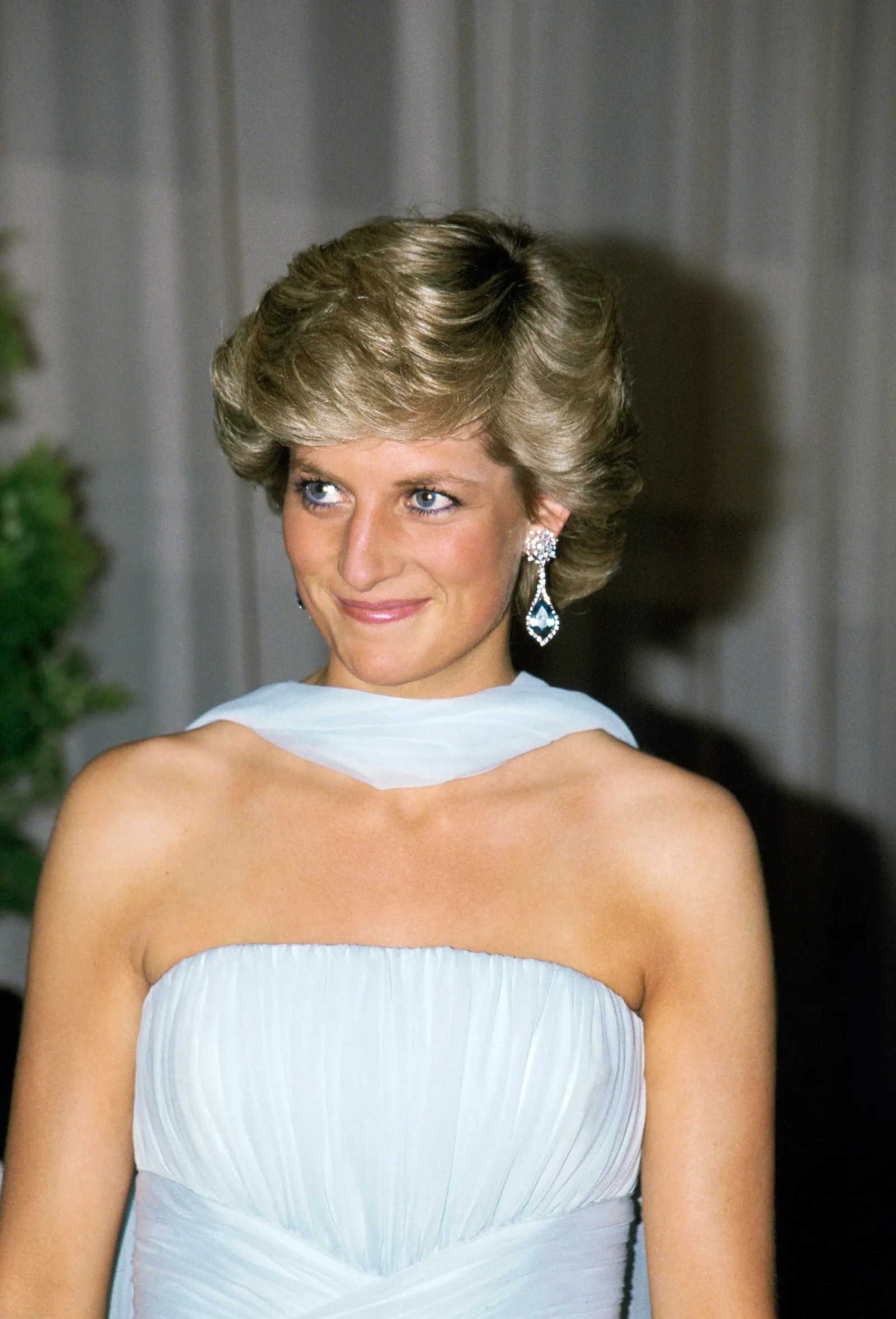 Encontro discreto entre Diana e JFK Jr. em Nova York revela sintonia e flerte.