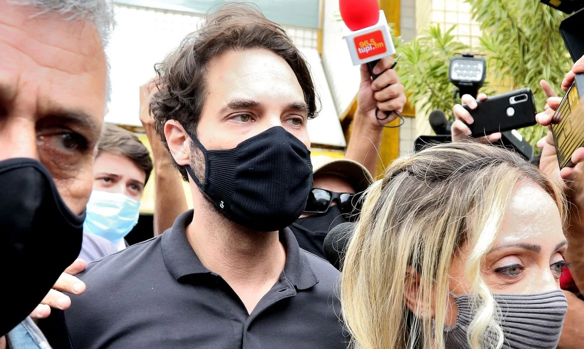 Ex-vereador Dr. Jairinho se torna réu por estupro e violência doméstica