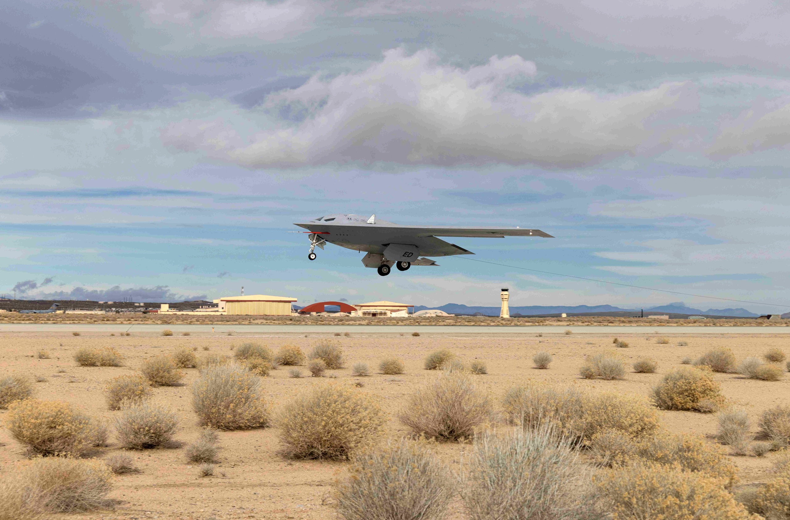 Força Aérea dos EUA acelera testes do bombardeiro nuclear B-21 Raider em nova estratégia