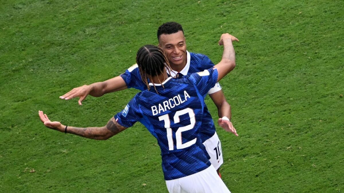 França vence Suécia por 3 a 0 e avança às oitavas da Copa do Mundo com Mbappé em destaque