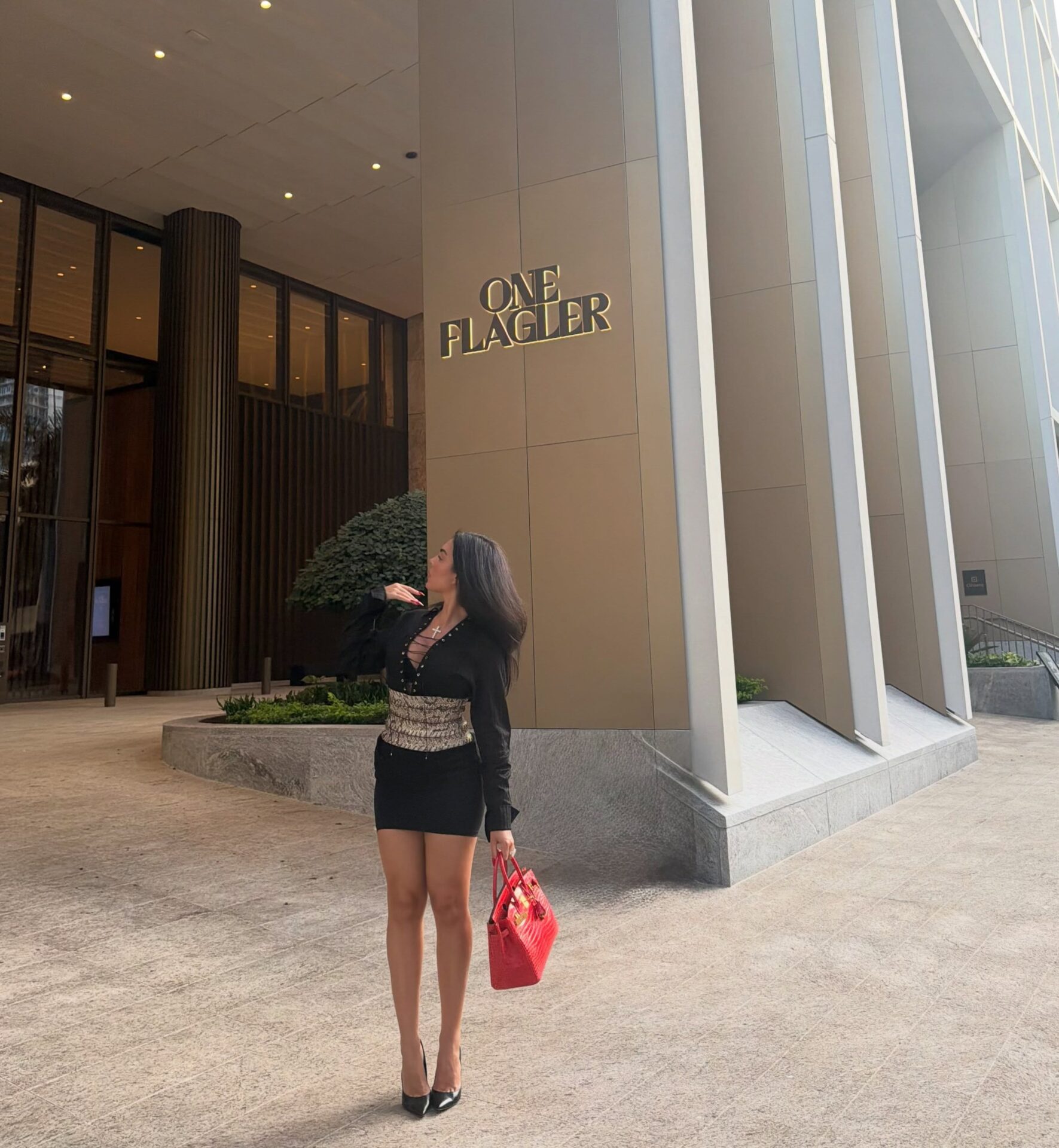 Georgina Rodríguez exibe bolsa Himalayan Birkin de R$ 2 milhões em clique de moda