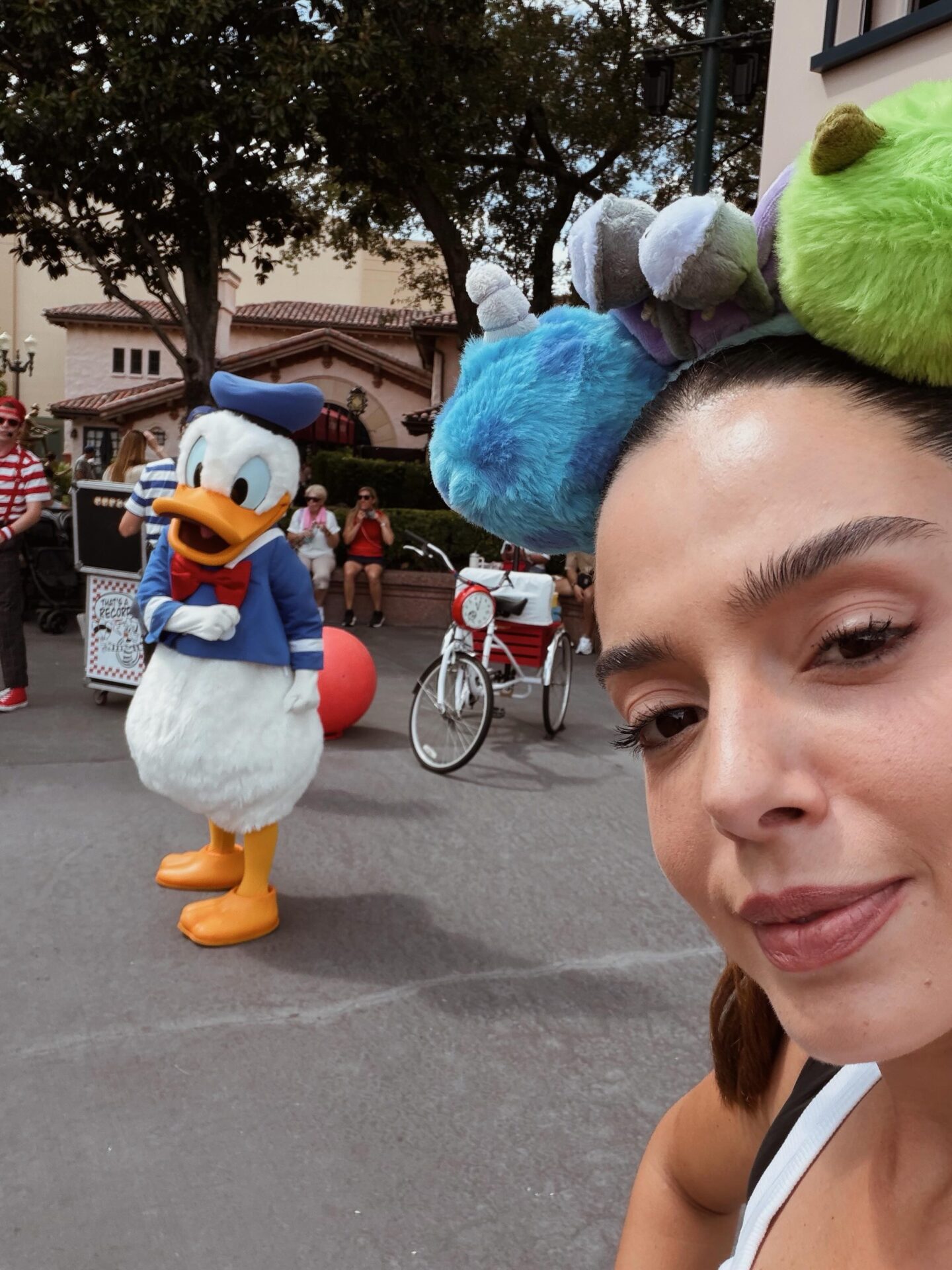 Giovanna Lancellotti compartilha momentos mágicos na Disney e revive a infância