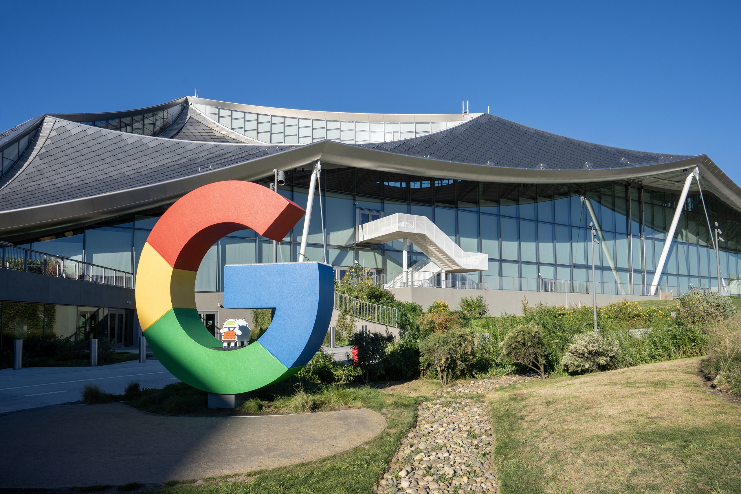 Google lança novas ferramentas de IA para aprimorar serviços no Brasil