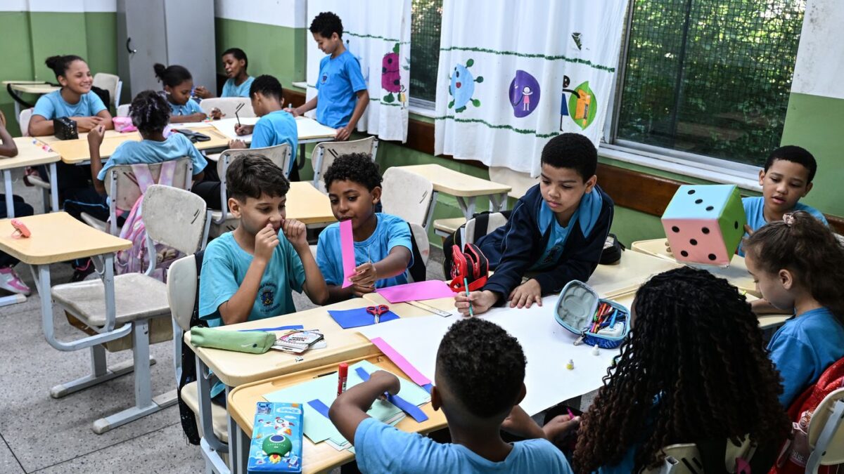 Governo define novo piso salarial do magistério em R$ 5,1 mil a partir de 2026