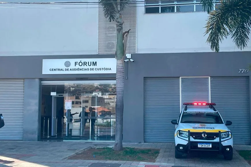 Guarda municipal é preso após tentar matar ex-companheira com gasolina em BH