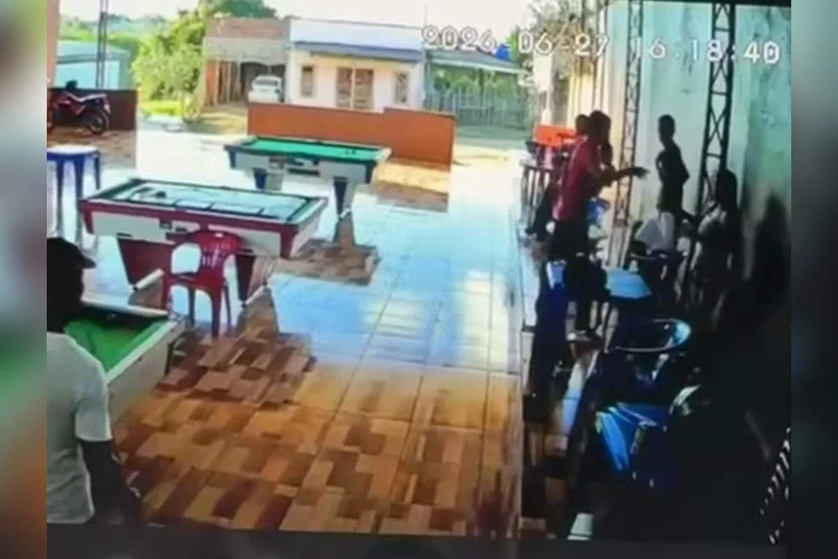 Homem é preso após tentar matar ex-namorada a tiros em bar no Acre