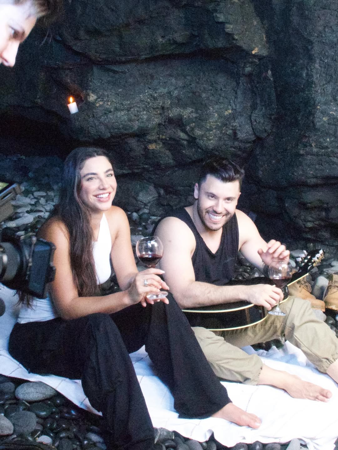 Huff celebra 3 anos de amor com fotos românticas e declaração emocionante