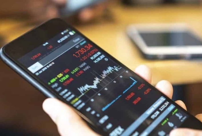 Ibovespa avança 0,4% em meio a tensões geopolíticas e decisões de juros globais