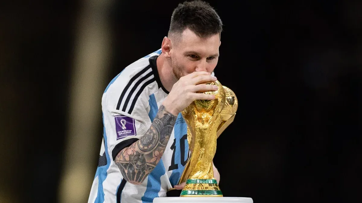 Imprensa internacional exalta Messi após hat-trick na estreia da Copa do Mundo